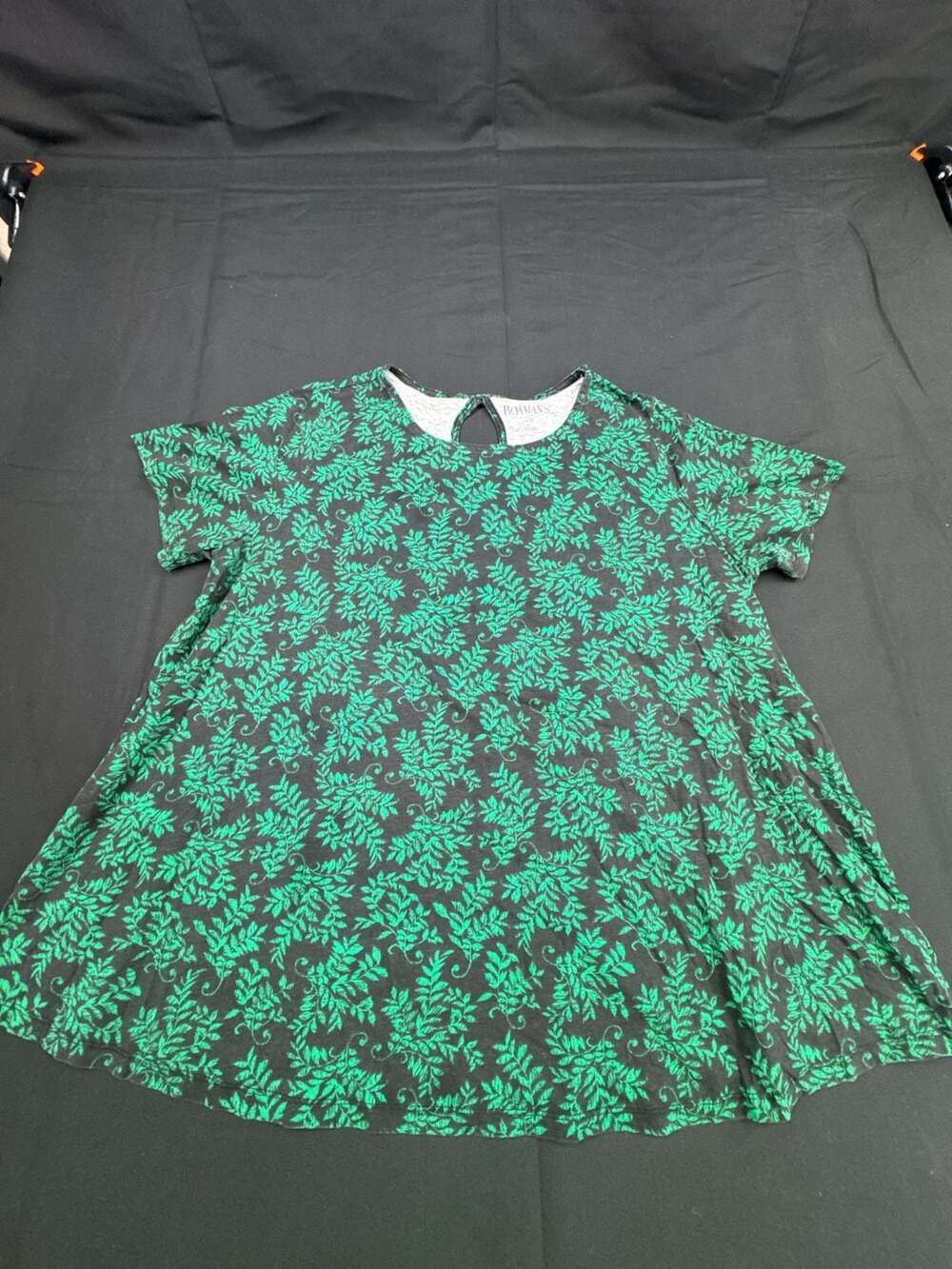 Roaman's Short-Sleeve T-Shirt Size 18/20 Black Green Leaf Print